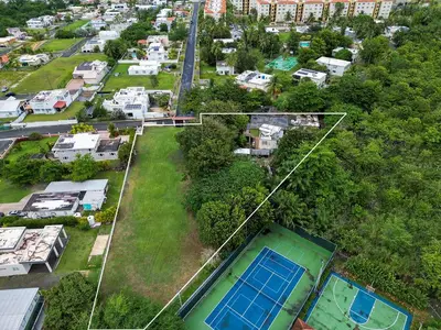 690 Los Naborias Street, PR