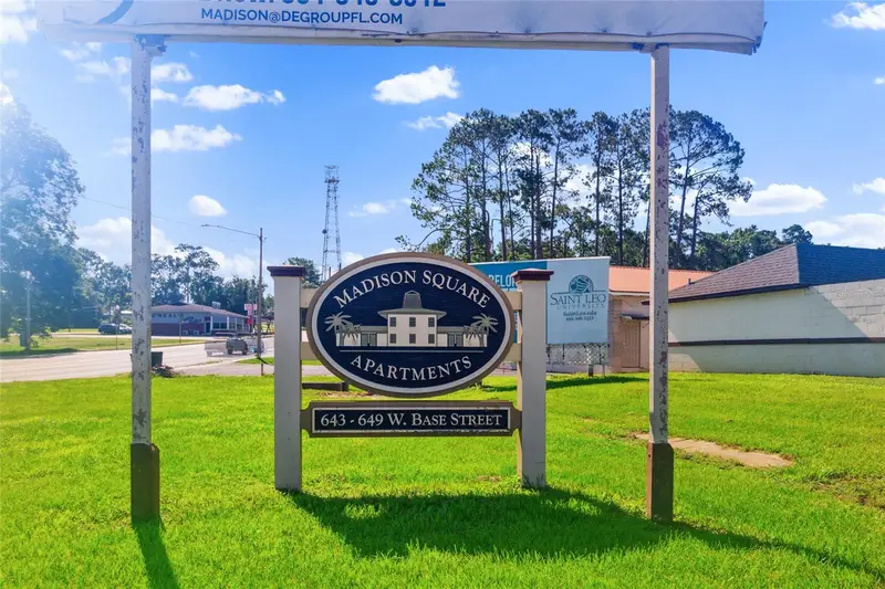 649 W Base St, FL