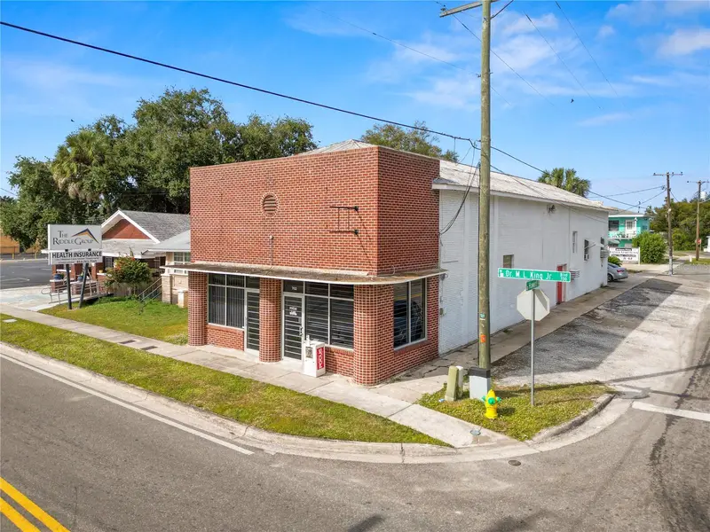 702 W Dr Martin Luther King Jr Blvd, FL