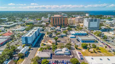 525 8th Street, FL
