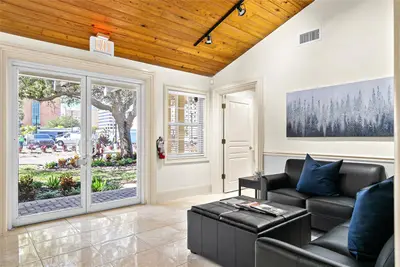 525 8th Street, FL