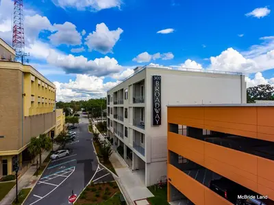 302 Broadway Street, FL