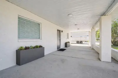 6010 Wall Street, FL