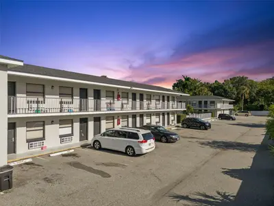 4643 Irlo Bronson Memorial Highway, FL