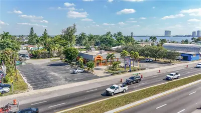 1130 Tamiami Trail, FL