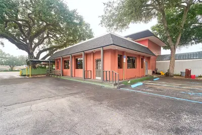 706 Brandon Boulevard, FL