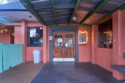 706 Brandon Boulevard, FL