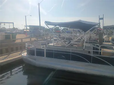 147 Middle Way, FL