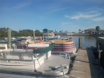 147 Middle Way, FL