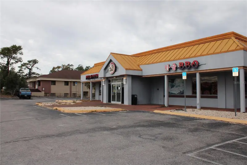 Commercial Way, FL
