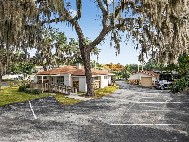 708 Lee St, FL