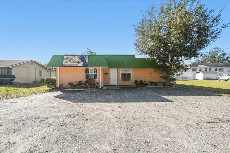 109 E Robertson St, FL