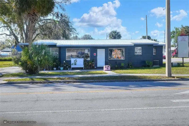 300 1st St S, FL