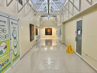 300 Avenida Las Cumbres, PR