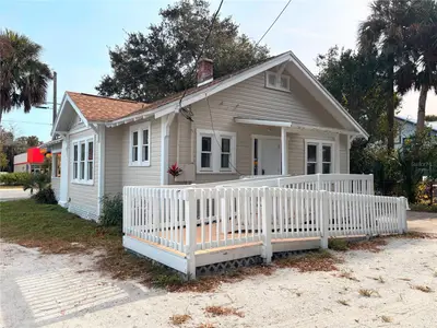 616 Dixie Freeway, FL