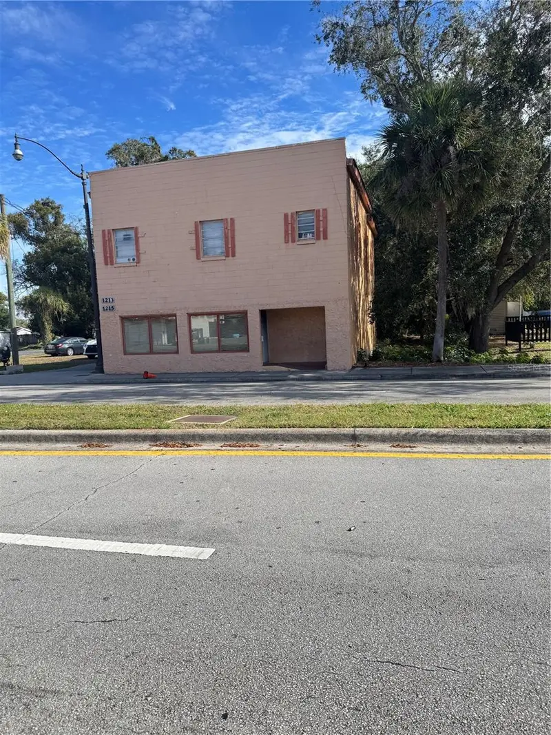 1215 N Main St, FL