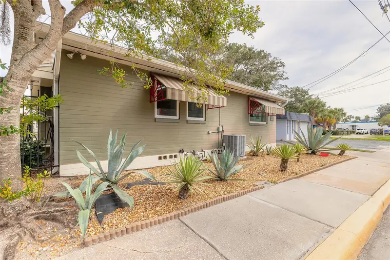 555 Ballough Rd, FL