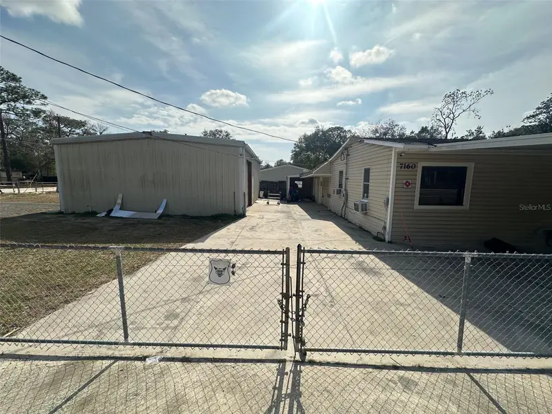 7160 Ne 7th St, FL
