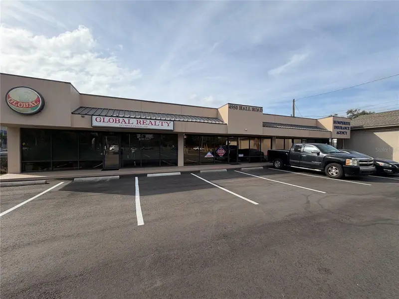 4950 Hall #B, FL