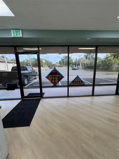 4950 Hall, FL