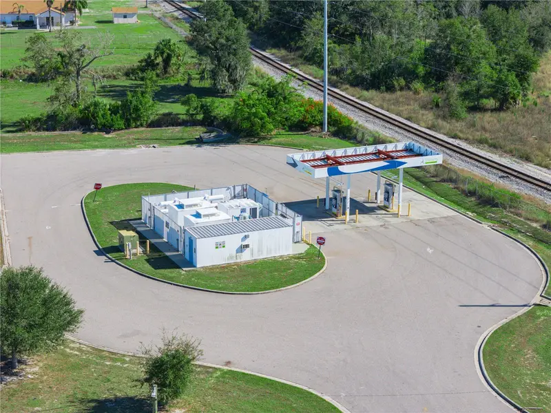 1009 E Canal St, FL
