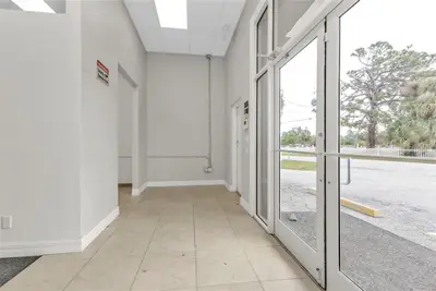 4694 Tamiami Trail, FL