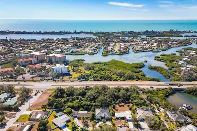 2099 Tamiami Trail, FL