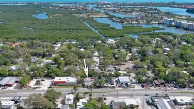 607 Dixie Freeway, FL