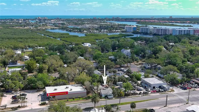 607 N Dixie Fwy, FL