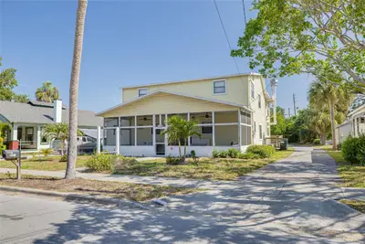 220 Scotland Street, FL