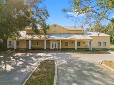 10511 Main Street, FL
