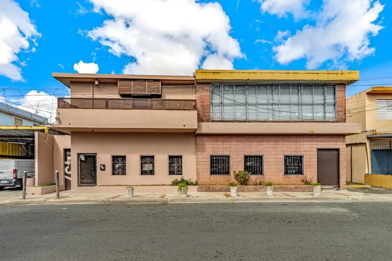 435 Urb. Hermanas Davila, PR