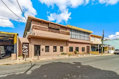 435 Urb. Hermanas Davila, PR