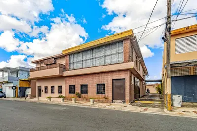 435 Urb. Hermanas Davila, PR