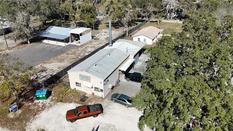 10 Barry Ave, FL
