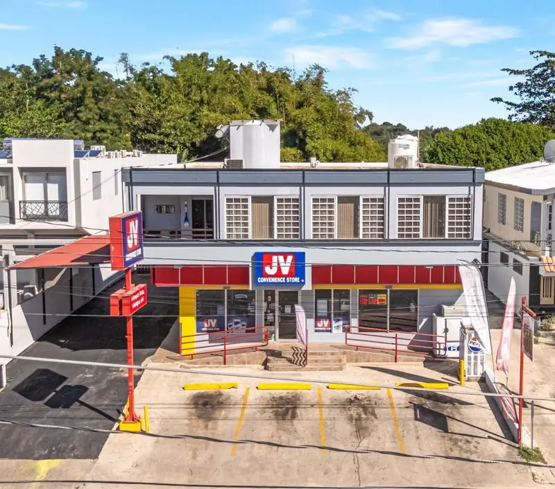 2 Businesses/ 2 Apts - Carr 115 Km 19.8 Int (Avenida Nativo Alers), PR