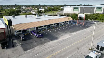 3527 Tamiami Trail, FL