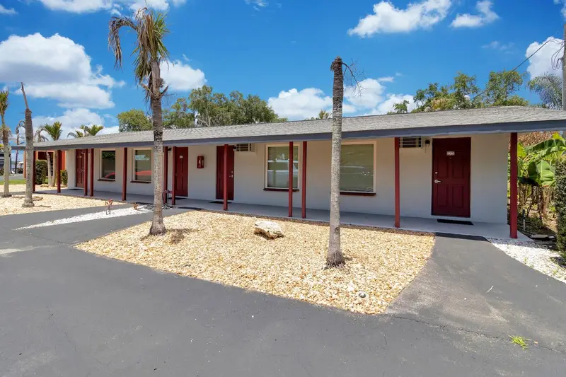 6264 Alligator Lake Shr E, FL