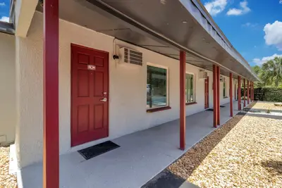 6264 Alligator Lake Shore, FL