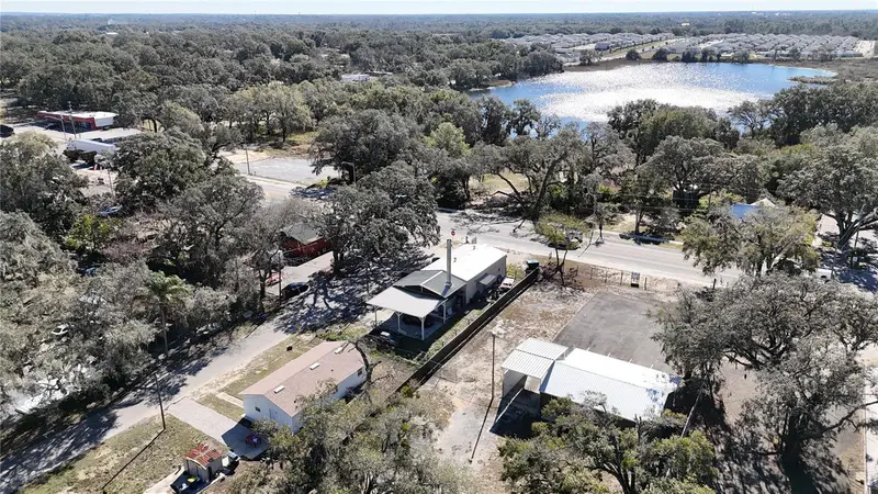 10 Barry Ave, FL