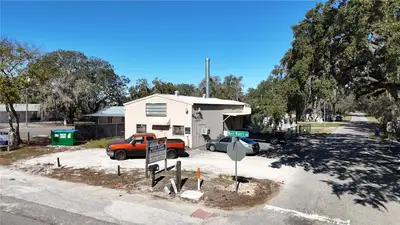 10 Barry Avenue, FL