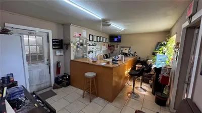 10 Barry Avenue, FL