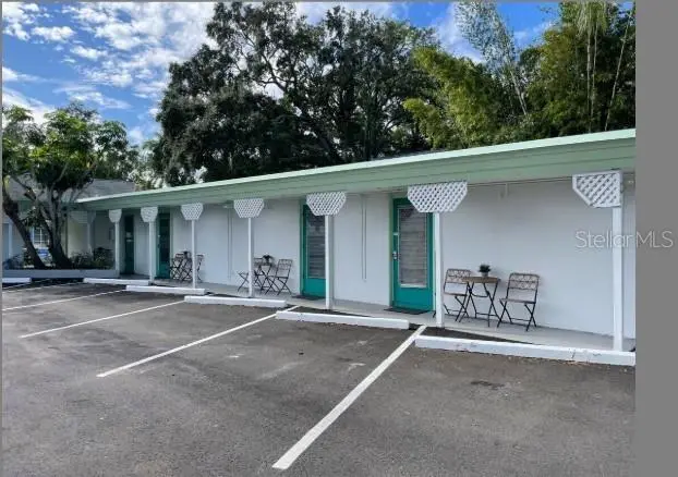 1064 Broadway, FL