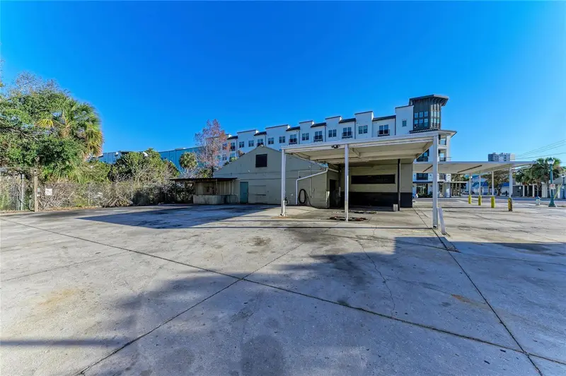 400 W Central Ave, FL