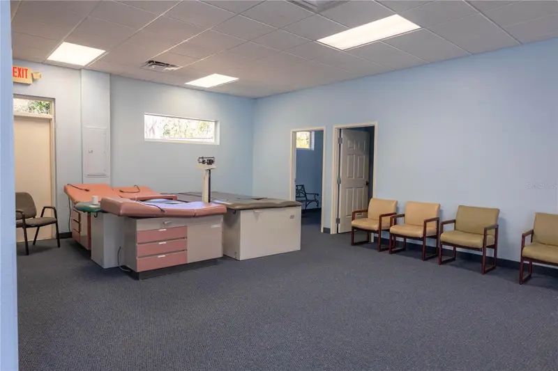 1305 Se 25th Loop, FL