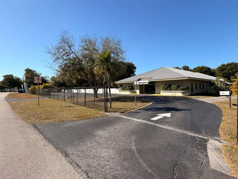 13610 Learning Ct, FL
