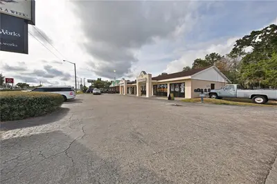 1905 College Road, FL