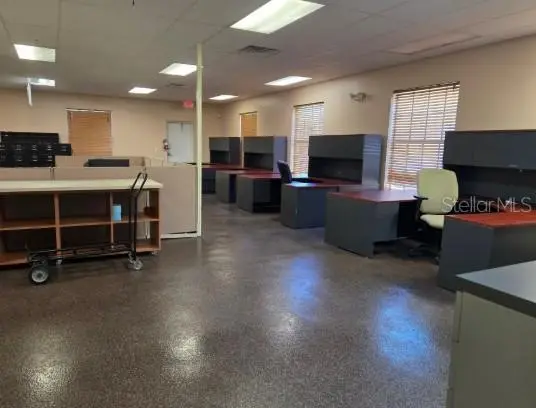 1070 E Brandon Blvd, FL
