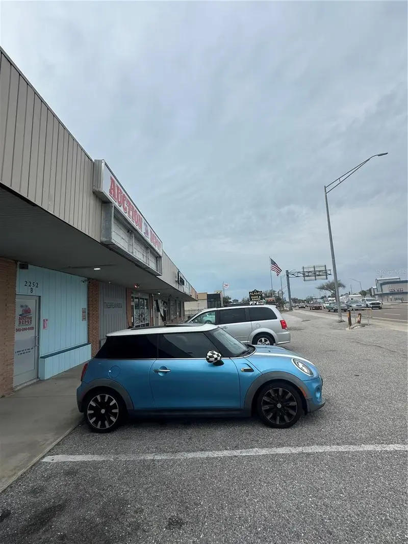 2252 S Tamiami Trl, FL