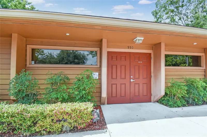 953 Lane Ave S, FL